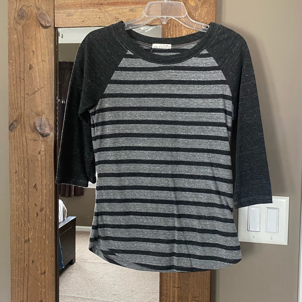 3/4 Sleeve Scoop Tee
